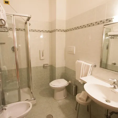 Santa Lucia Otel 3*