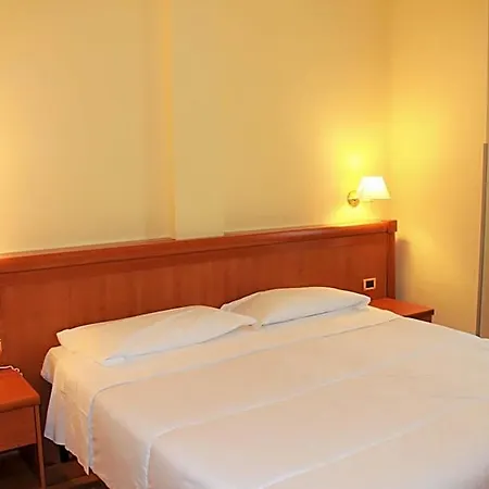 Santa Lucia Otel 3*