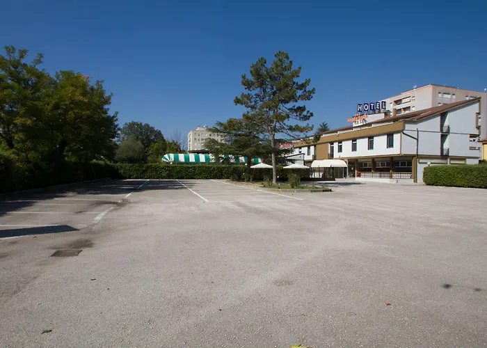 Santa Lucia Szálloda 3*